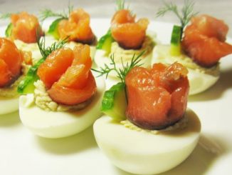 Яйца, фаршированные семгой