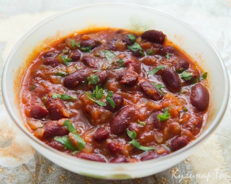 Фасоль тушёная с овощами