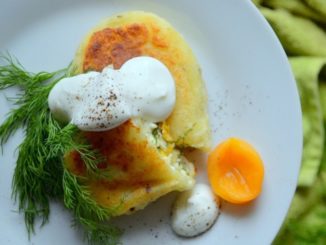 Картофельные котлеты с адыгейским сыром и курагой