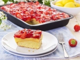 Лимонный пирог с клубникой