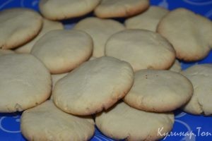 Песочное кукурузное печенье