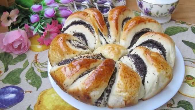 Пирог-цветок с маком Пирог-цветок с маком
