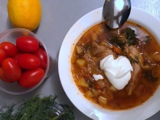 Щи на свиных ребрышках