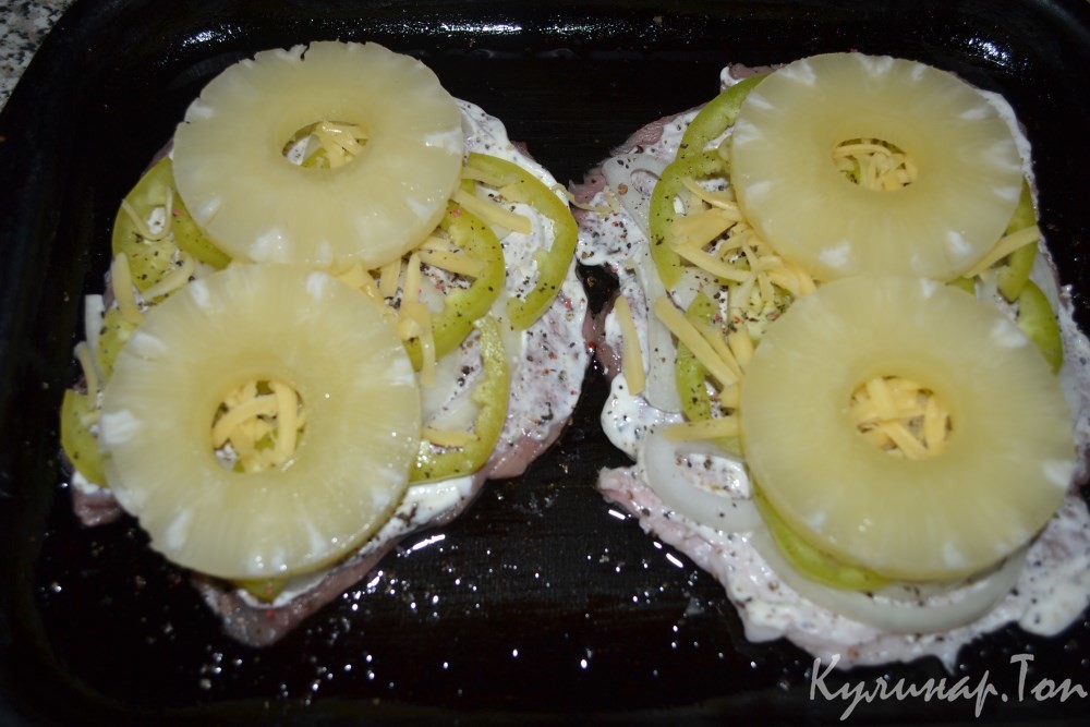 Свинина с ананасом и маслинами