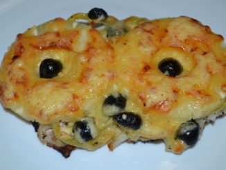 Свинина с ананасом и маслинами