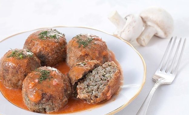 Тефтели из гречки с грибами в соусе Тефтели из гречки с грибами в соусе