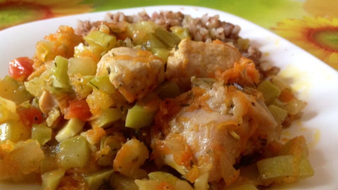 Тушеные овощи с курицей в мультиварке Тушеные овощи с курицей в мультиварке
