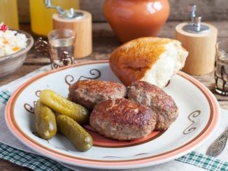 Зразы с яйцом и лесными грибами