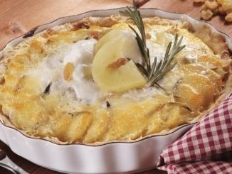 Ананасовая шарлотка