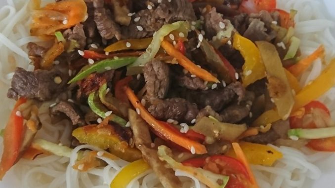 Фунчоза с говядиной и овощами Фунчоза с говядиной и овощами