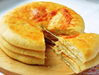 Хачапури с жареным луком и грибами