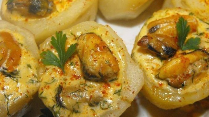 Картофельная закуска с мидиями Картофельная закуска с мидиями