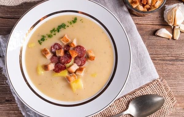 Картофельный суп с беконом и пореем Картофельный суп с беконом и пореем