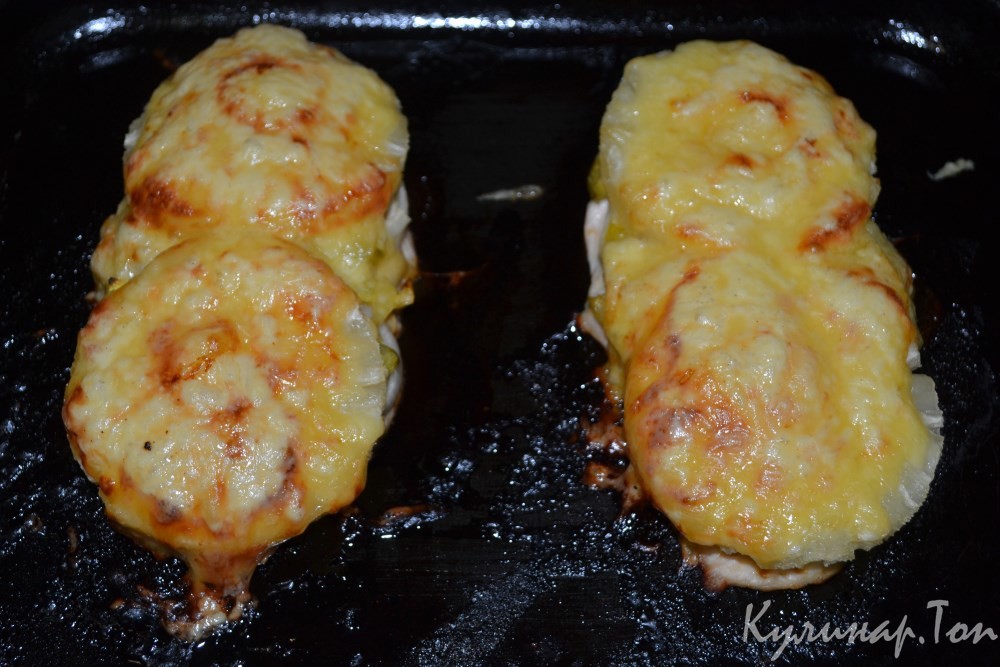 Куриная отбивная с ананасами