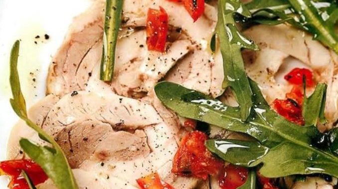 Куриные рулеты с чесноком Куриные рулеты с чесноком