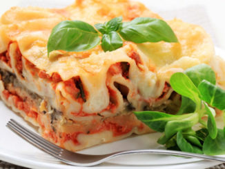 Лазанья с цыпленком и ветчиной