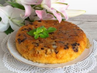 Пирог с грушей и шоколадом