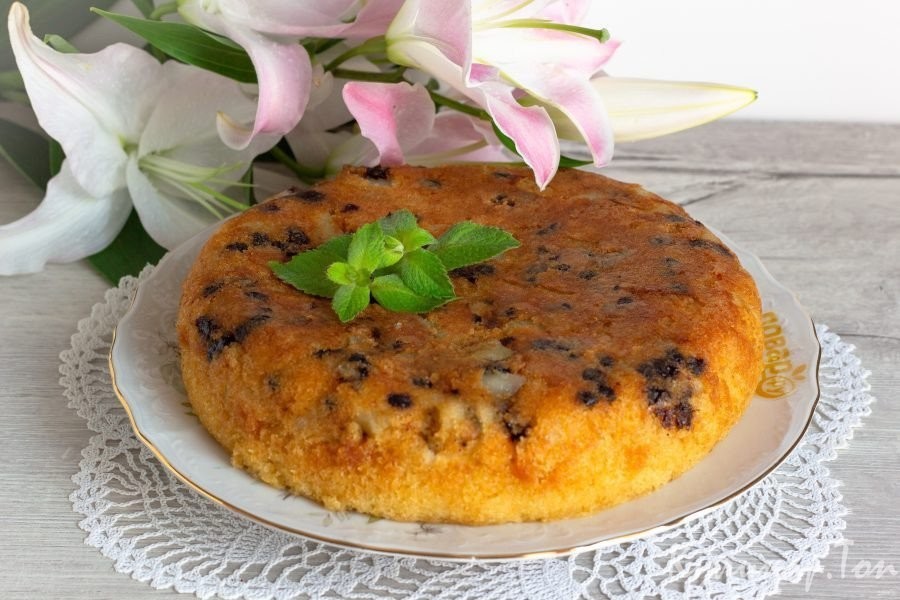Пирог с грушей и шоколадом