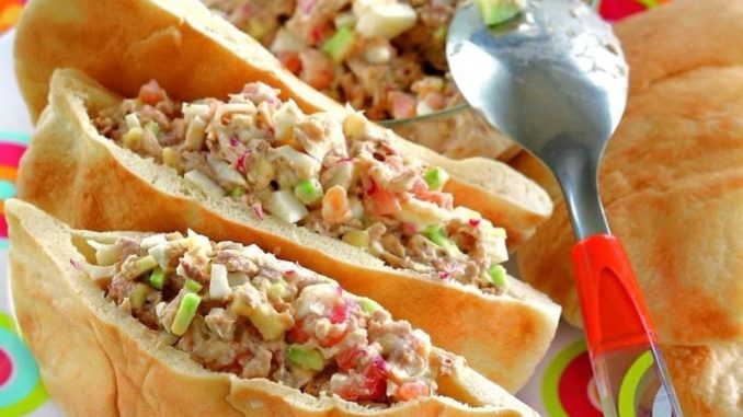 Пита с тунцом и фасолью Пита с тунцом и фасолью