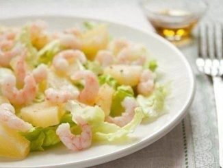 Салат из креветок с ананасом