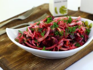 Салат из квашеной капусты со свеклой и огурцами
