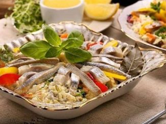 Салат из сельди с овощами