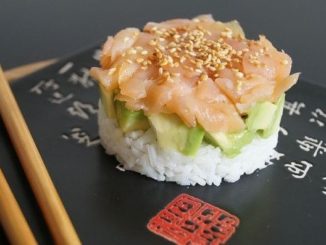Салат с рисом и семгой