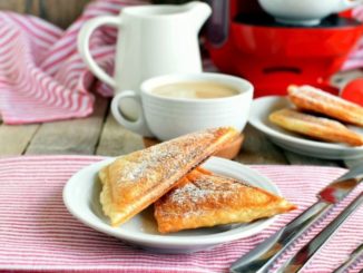 Слойки с творогом и кокосовой стружкой