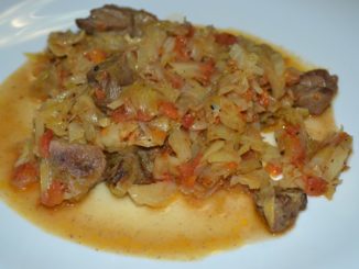 Капуста тушеная с мясом