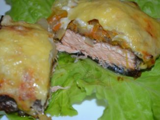 Форель в гранатовом соусе с овощами