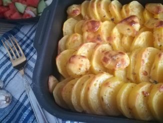 Картофель под яично-майонезным соусом
