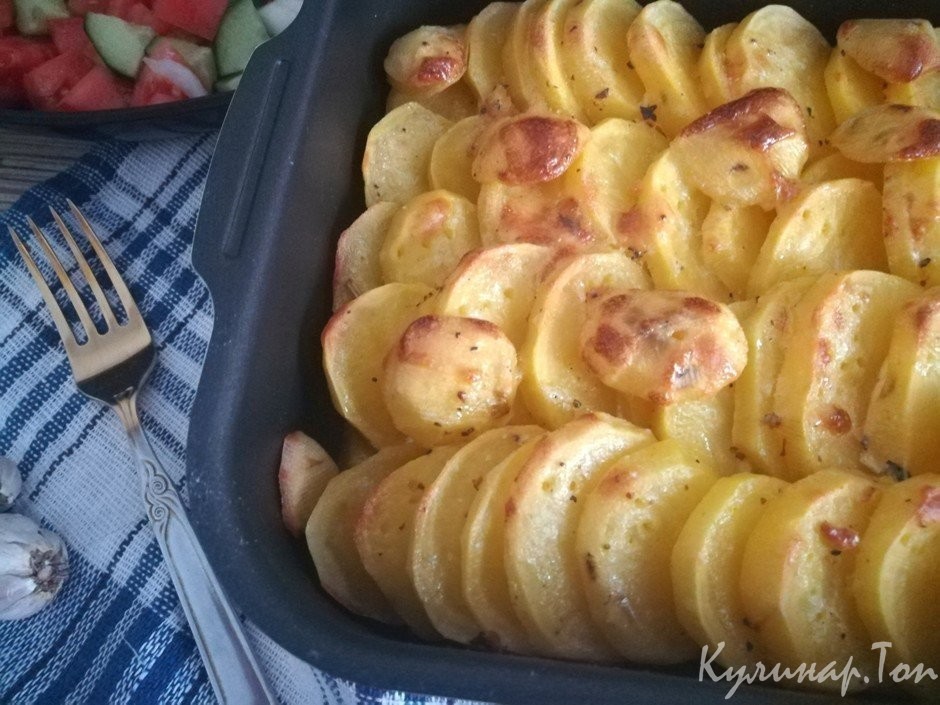 Картофель под яично-майонезным соусом