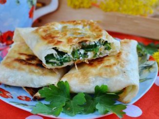 Лаваш с яйцом и шпинатом
