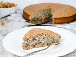 Пирог с маком и грецкими орехами