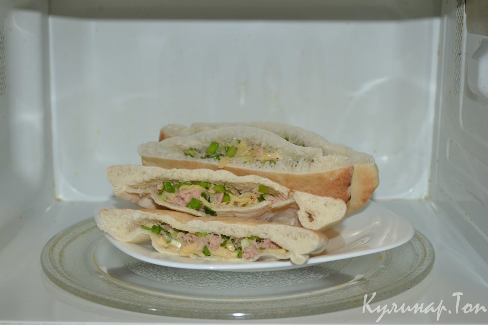 Пита с тунцом и сыром