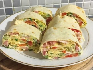 Рулет из лаваша с мясом и овощами