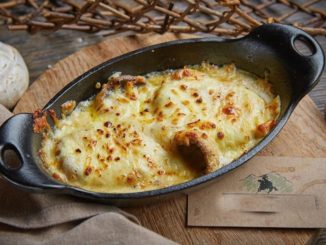 Шампиньоны с сыром сулугуни