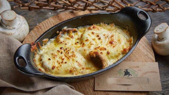 Шампиньоны с сыром сулугуни Шампиньоны с сыром сулугуни