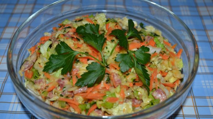 Салат из пекинской капусты с яблоком и колбасой-06 Салат из пекинской капусты с яблоком и колбасой