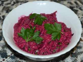 Свекольный салат с чесноком