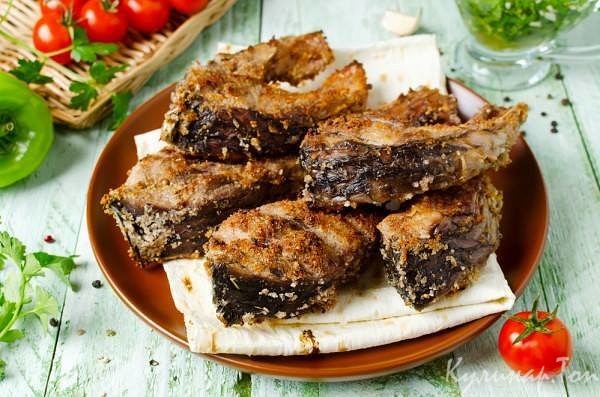 Жареный карп в панировочных сухарях