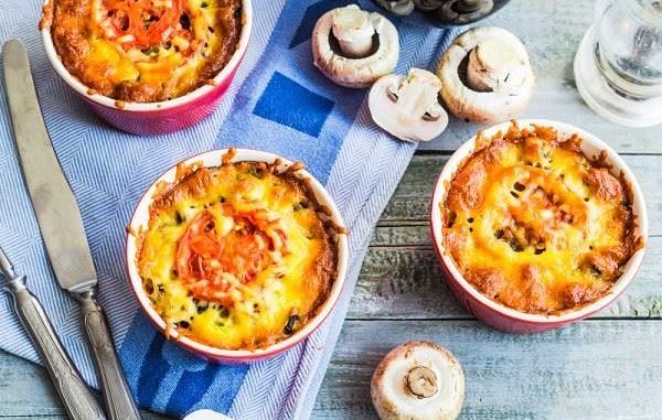 Жюльен из курицы, грибов и помидоров Жюльен из курицы, грибов и помидоров