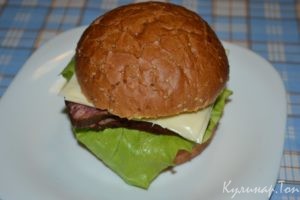 Гамбургеры с копченой говядиной