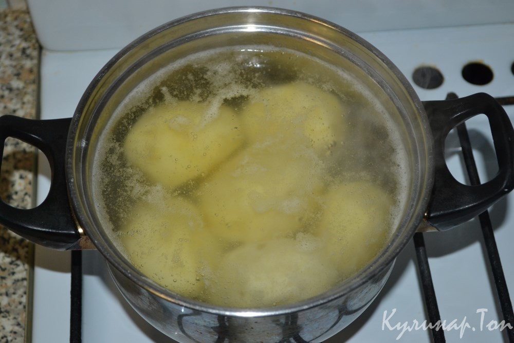 Картофель с сыром в беконе