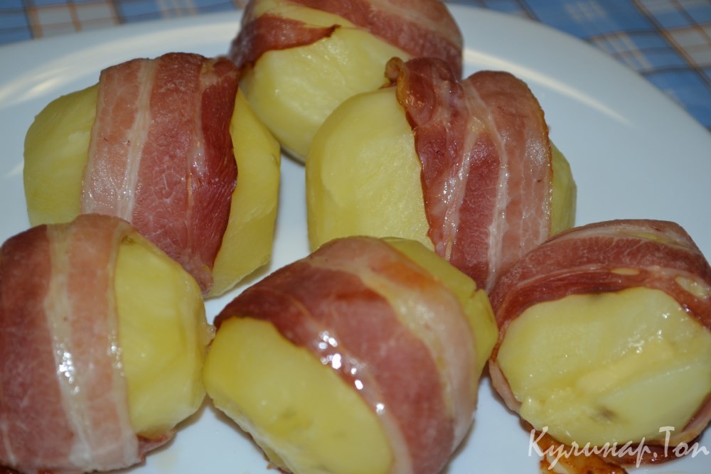 Картофель с сыром в беконе