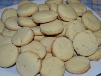 Кукурузное печенье с грецкими орехами