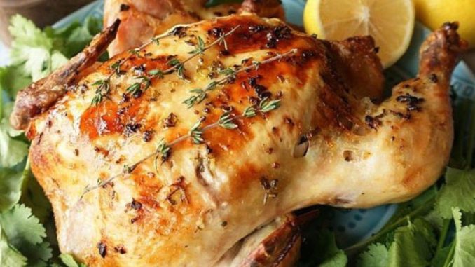 Курица, запеченная с лимоном и травами Курица, запеченная с лимоном и травами