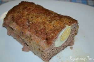 Мясной кекс с яйцами