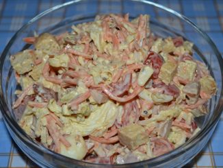 Салат с корейской морковью и копченой курицей