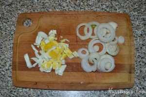 Салат со шпротами и авокадо